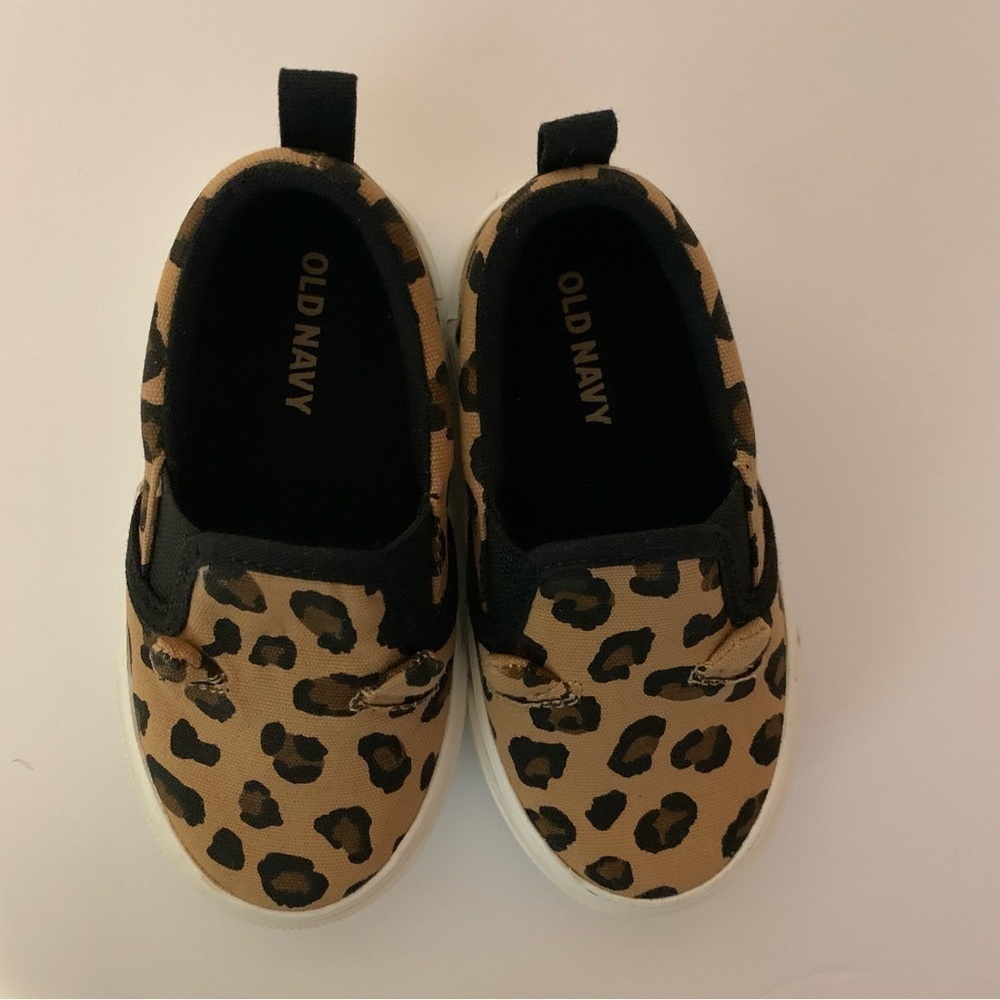 NWOT. OLD NAVY Leopard Print Shoes - Picture 2 of 9